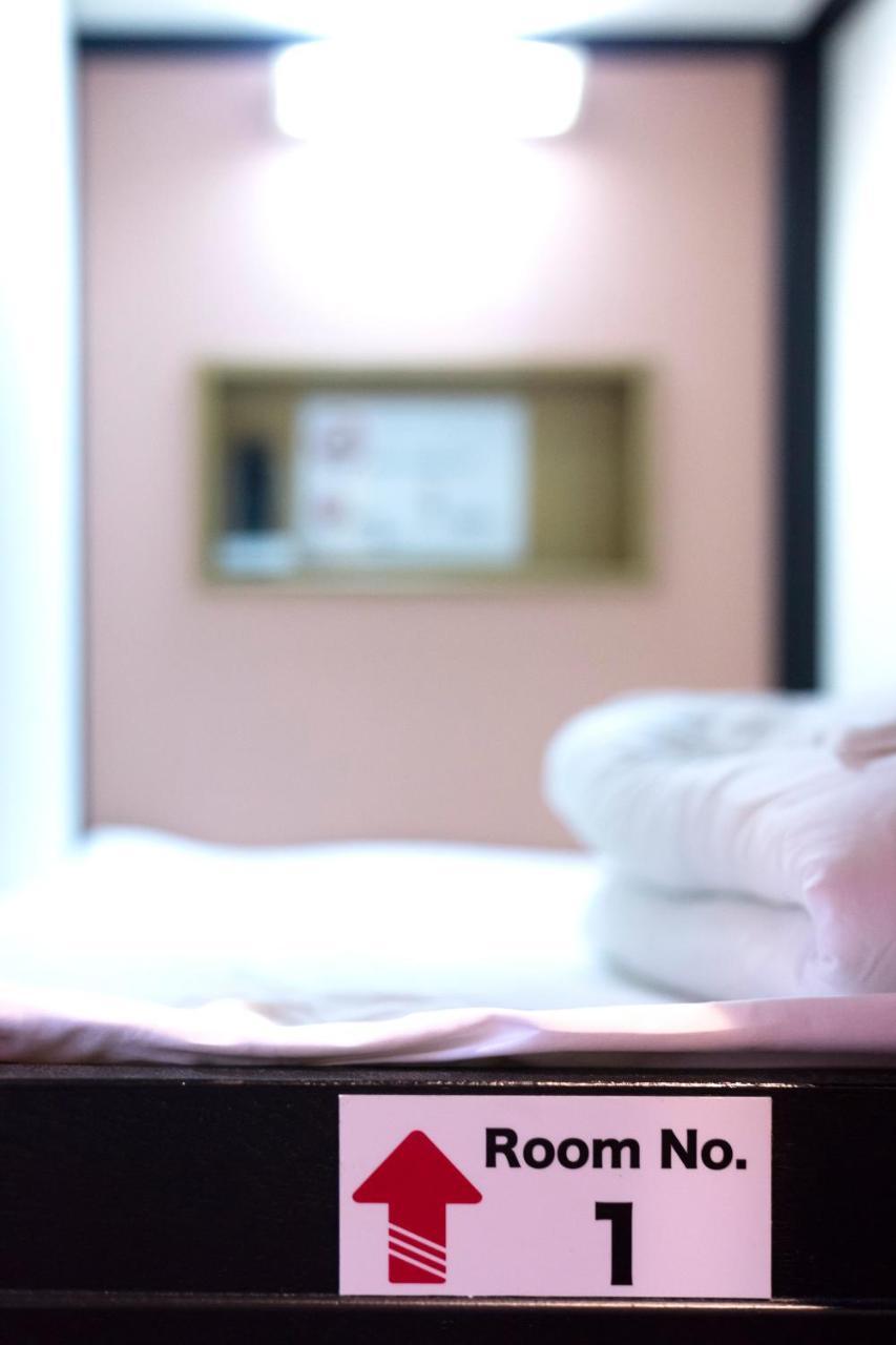 Capsule Hotel Hatagoya Токіо Екстер'єр фото