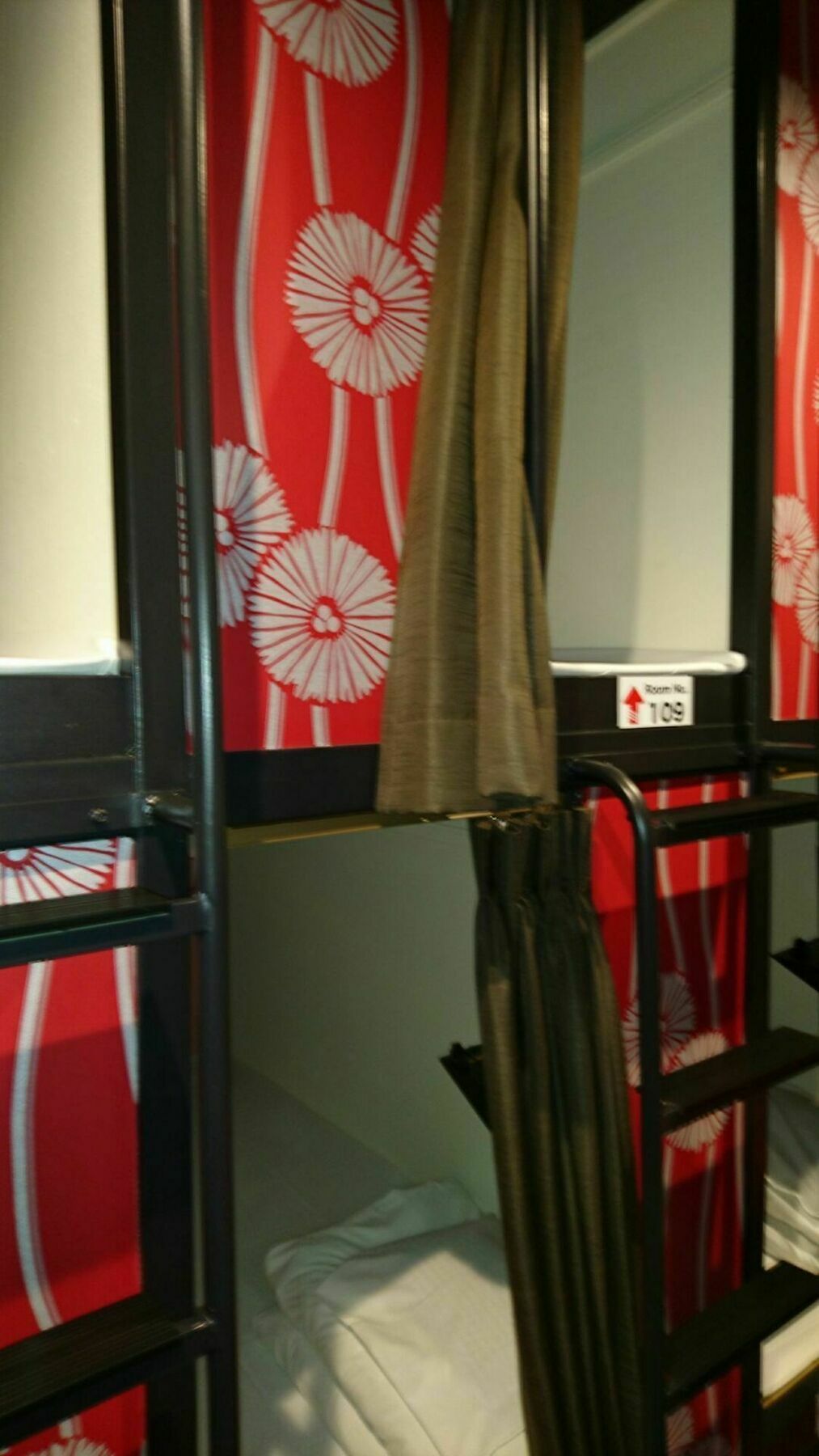 Capsule Hotel Hatagoya Токіо Екстер'єр фото