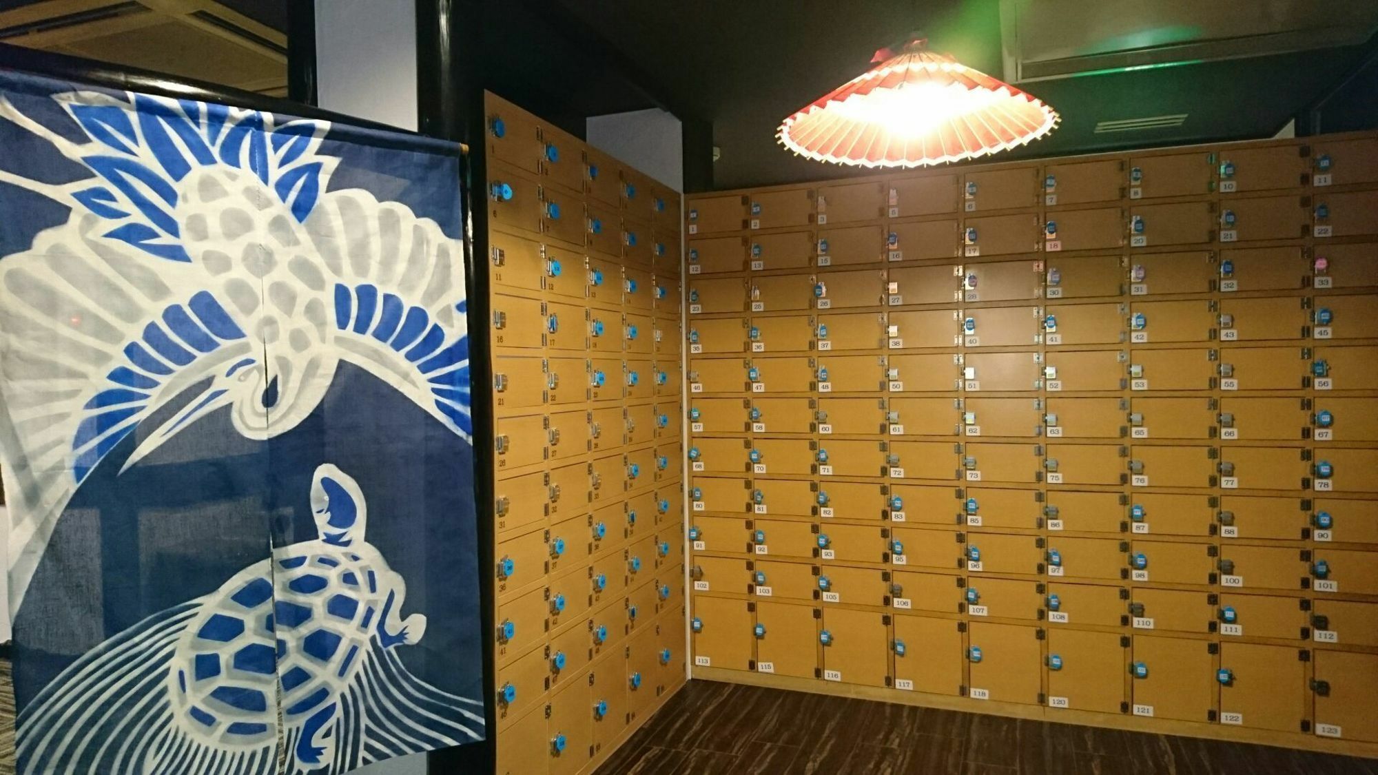 Capsule Hotel Hatagoya Токіо Екстер'єр фото